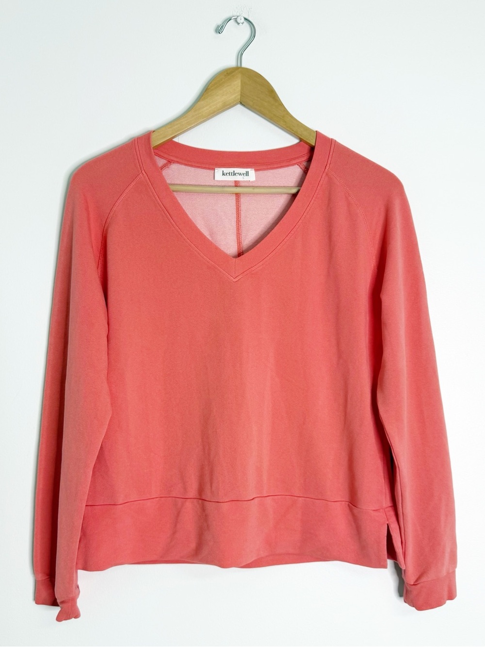 Kettlewell Modern V-Neck Weekender Top Coral Pink Size Small